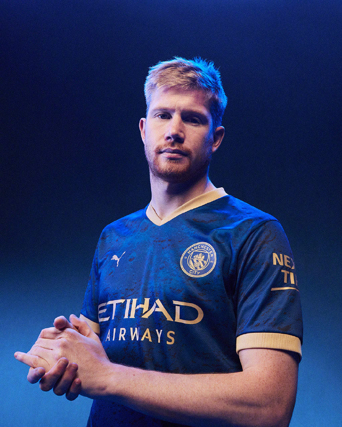 年薪2亿年薪，转会费将超过5300万！沙特不放弃萨拉赫，新月最可能出手