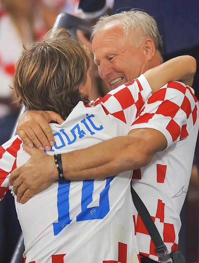 亚特兰大1-0马赛，萨马尔季奇绝杀，CDK失点，卢克曼进球被吹