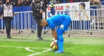 足球报：亚泰本赛季主要问题是资金不足，开局赛程也埋下伏笔