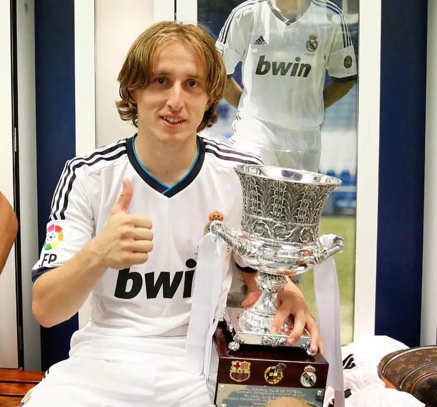 吾米提江：看到冠军奖杯，还是觉得一点也不累、一切都值得