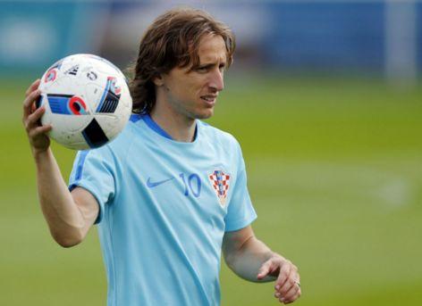 文森特：我们需要里夫斯做自己，每场比赛我们都非常依赖他