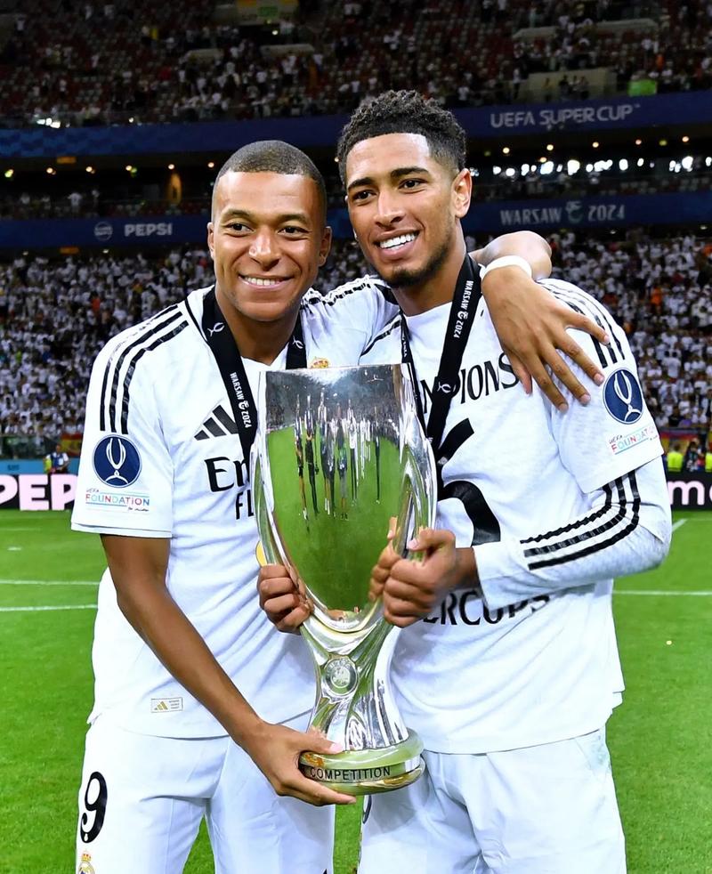 德甲战报：布兰特破门，施洛特贝克建功，多特2-0霍芬海姆