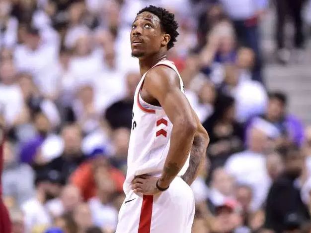 出陕西足球 出陕西足球